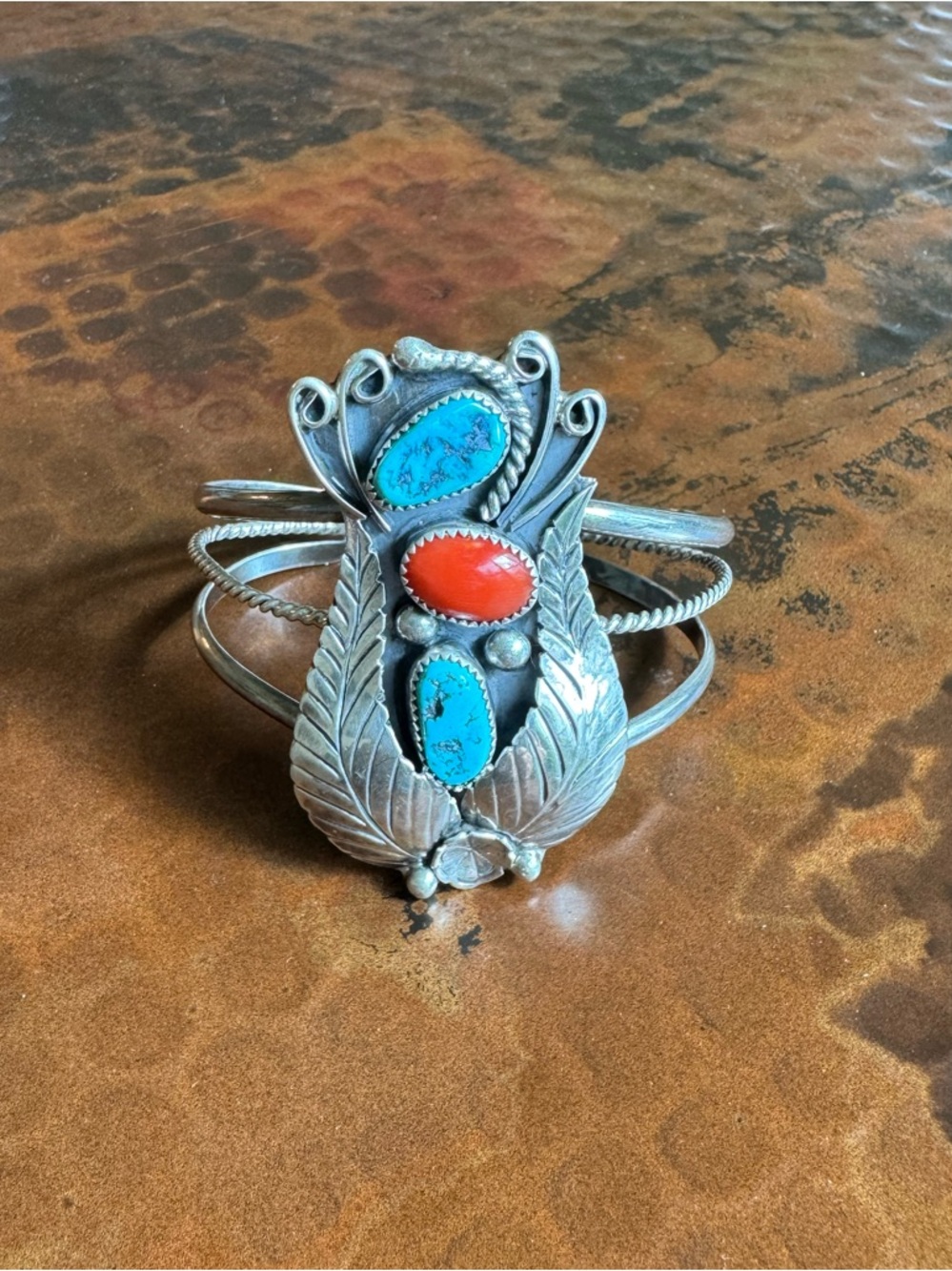 Gorgeous VTG Navajo Yazzie Sterling 3 Stone Turquoise and Coral Cuff Bracelet - Picture 6 of 16
